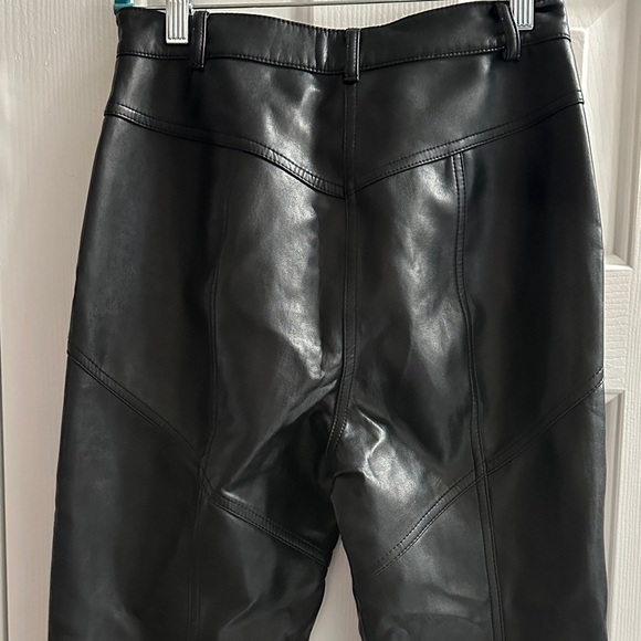 Aritzia Wilfred Rebel Vegan Pant Black Trendy Classic Fall Back to School size 4 - Picture 5 of 11